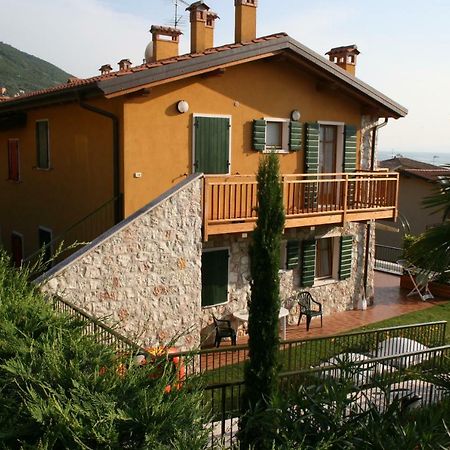 الشقق الفندقية برنزوني سول جاردافي  Residenza Cristina المظهر الخارجي الصورة